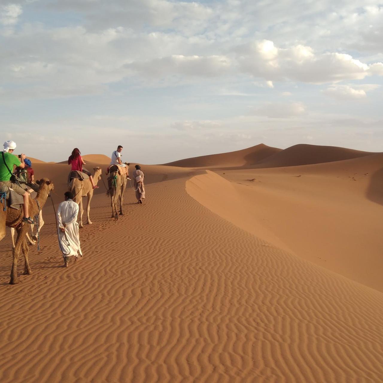 Authentic Riad & Activities Erg M'Hamid Bagian luar foto